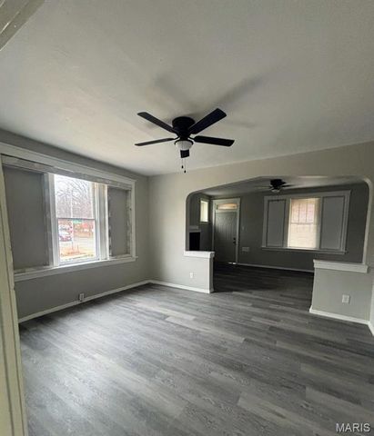 3652 S Compton Avenue, St Louis, MO 63118