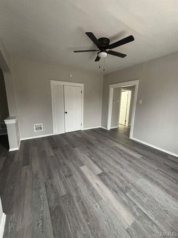 3652 S Compton Avenue, St Louis, MO 63118