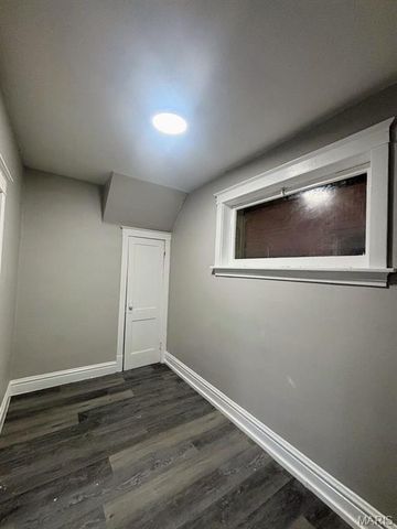 3652 S Compton Avenue, St Louis, MO 63118