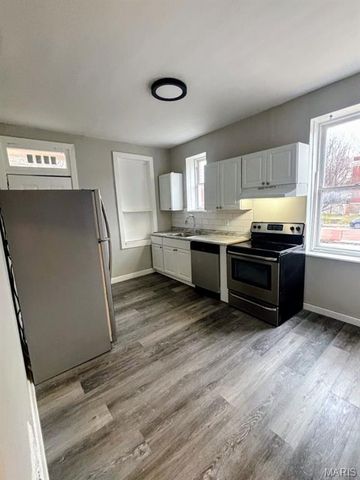 3652 S Compton Avenue, St Louis, MO 63118