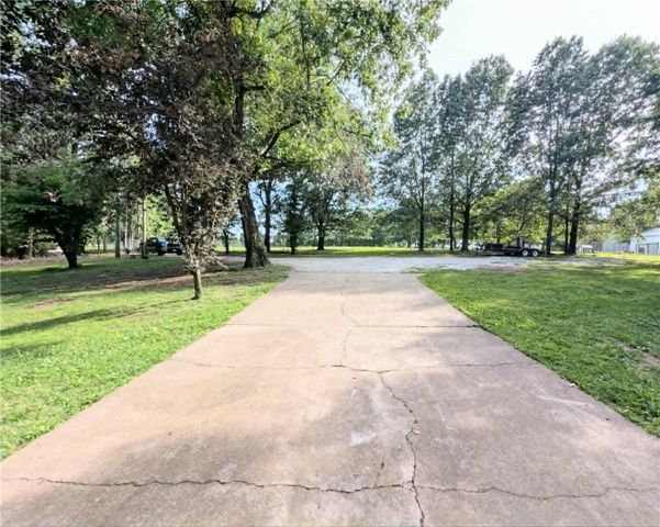 4312 Cottonwood Road, Harrison, AR 72601