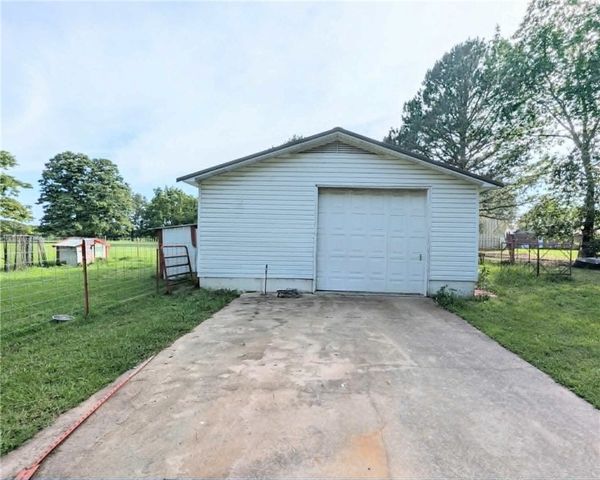 4312 Cottonwood Road, Harrison, AR 72601