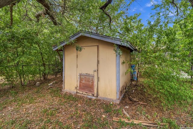 301 ANN DR, Converse, TX 78109