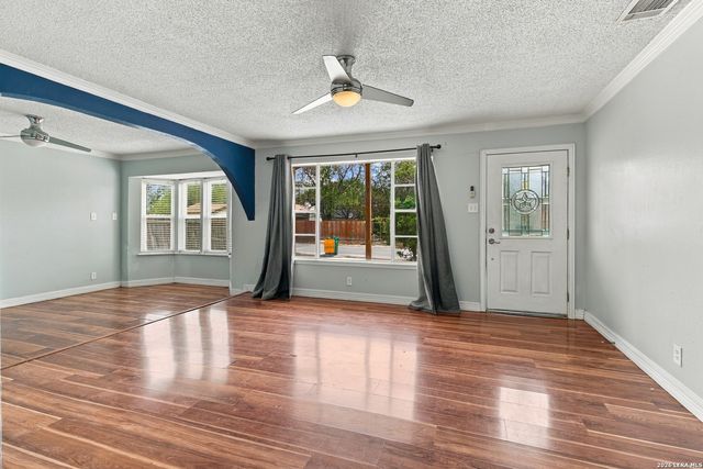 301 ANN DR, Converse, TX 78109