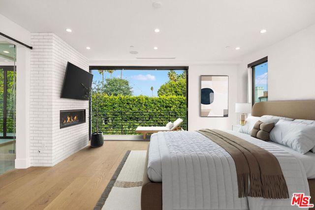 444 N Laurel Avenue, Los Angeles, CA 90048