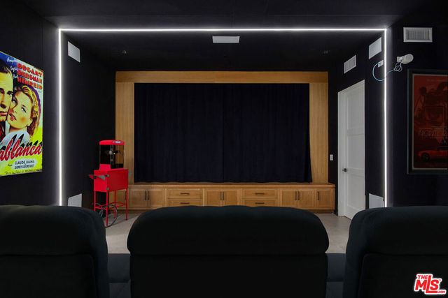 444 N Laurel Avenue, Los Angeles, CA 90048