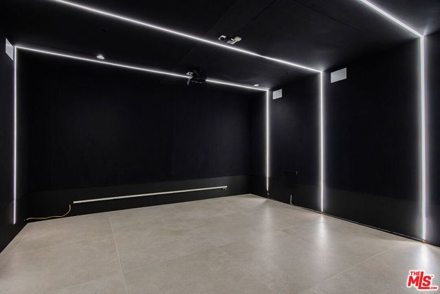 444 N Laurel Avenue, Los Angeles, CA 90048