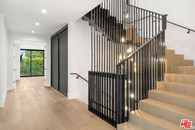 444 N Laurel Avenue, Los Angeles, CA 90048