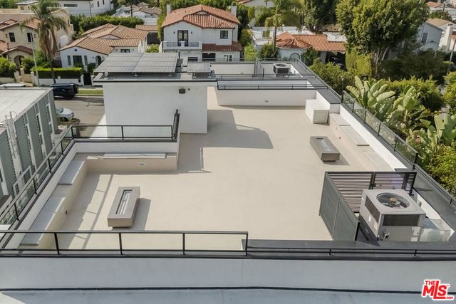 444 N Laurel Avenue, Los Angeles, CA 90048