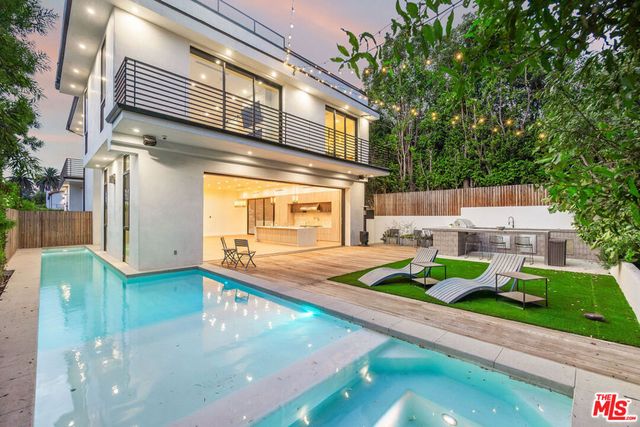 444 N Laurel Avenue, Los Angeles, CA 90048