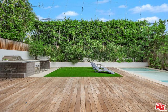 444 N Laurel Avenue, Los Angeles, CA 90048