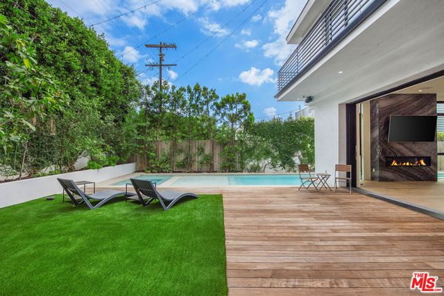 444 N Laurel Avenue, Los Angeles, CA 90048