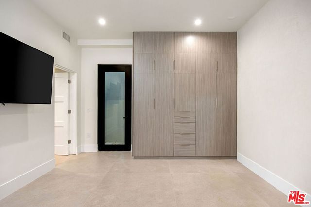 444 N Laurel Avenue, Los Angeles, CA 90048