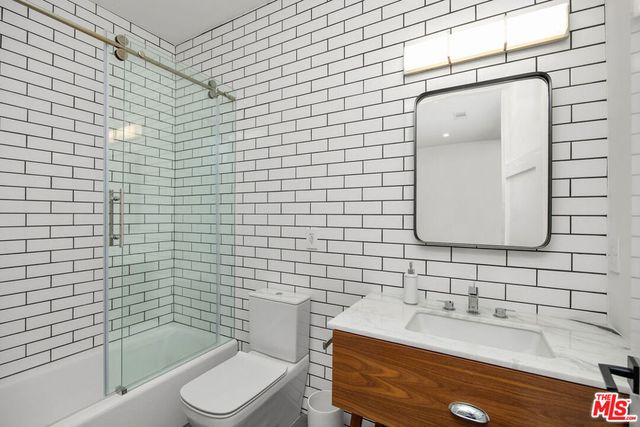 444 N Laurel Avenue, Los Angeles, CA 90048