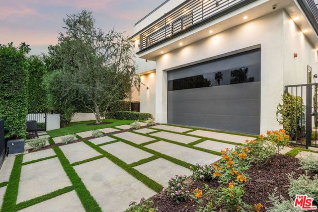 444 N Laurel Avenue, Los Angeles, CA 90048