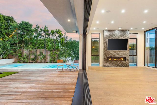 444 N Laurel Avenue, Los Angeles, CA 90048