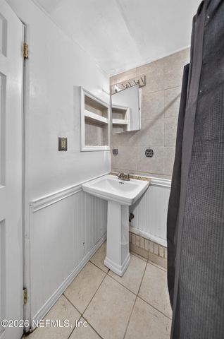 7933 BERRY Avenue, Jacksonville, FL 32211