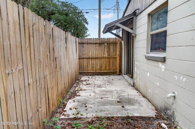 7933 BERRY Avenue, Jacksonville, FL 32211