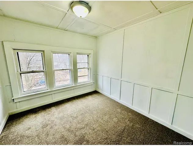 8175 Central, Center Line, MI 48015