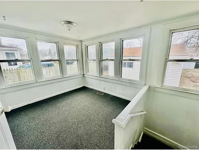 8175 Central, Center Line, MI 48015