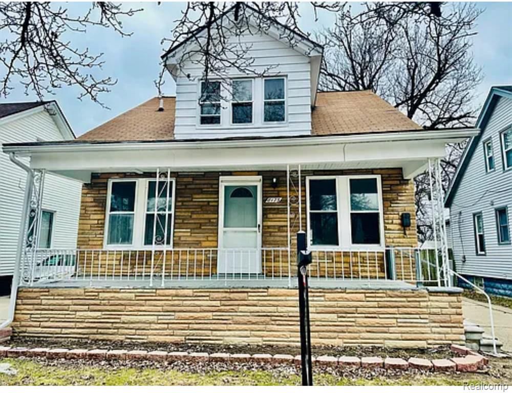 8175 Central, Center Line, MI 48015