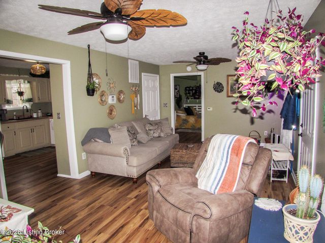 169 Centerview Rough River Ln, Hudson, KY 40145