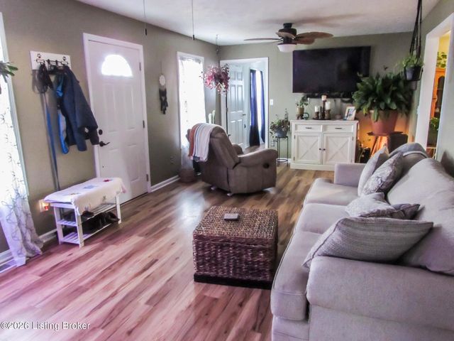 169 Centerview Rough River Ln, Hudson, KY 40145