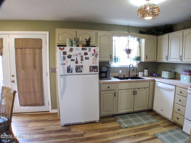 169 Centerview Rough River Ln, Hudson, KY 40145