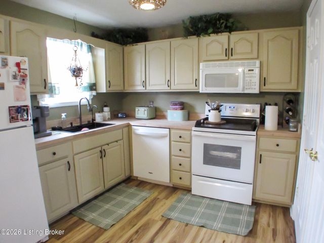 169 Centerview Rough River Ln, Hudson, KY 40145