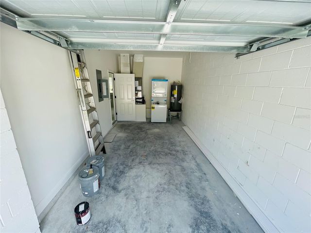 900 E GOTTSCHE AVENUE, Eustis, FL 32726