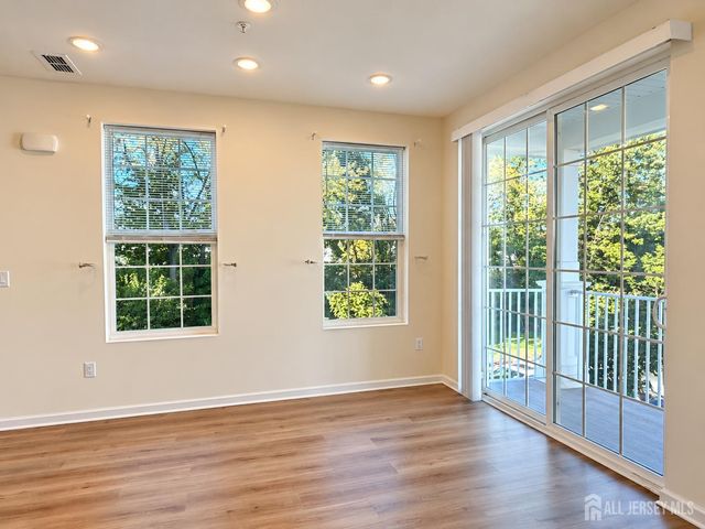83 Depot Way, Dunellen, NJ 08812