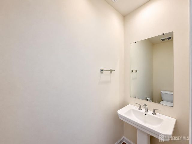 83 Depot Way, Dunellen, NJ 08812