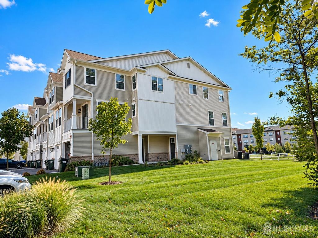 83 Depot Way, Dunellen, NJ 08812
