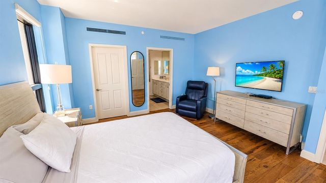 50 CENTRAL AVENUE 11A, Sarasota, FL 34236