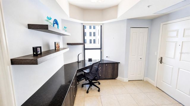50 CENTRAL AVENUE 11A, Sarasota, FL 34236
