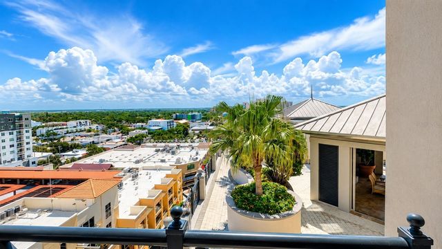50 CENTRAL AVENUE 11A, Sarasota, FL 34236