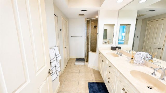 50 CENTRAL AVENUE 11A, Sarasota, FL 34236