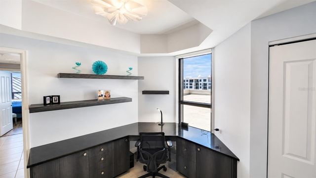 50 CENTRAL AVENUE 11A, Sarasota, FL 34236