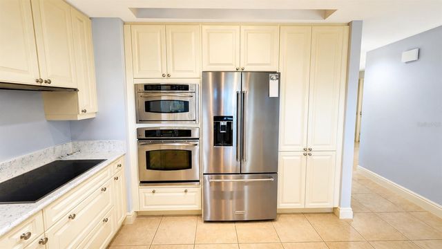 50 CENTRAL AVENUE 11A, Sarasota, FL 34236