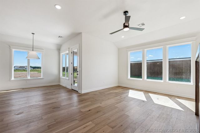 9730 E 132nd Street, Bixby, OK 74008