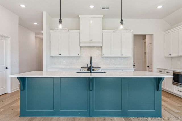 9730 E 132nd Street, Bixby, OK 74008