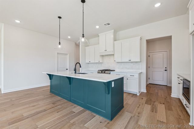 9730 E 132nd Street, Bixby, OK 74008