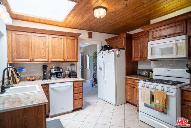 4224 E 11th Street, Long Beach, CA 90804