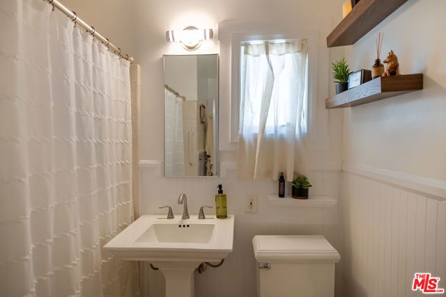 4224 E 11th Street, Long Beach, CA 90804