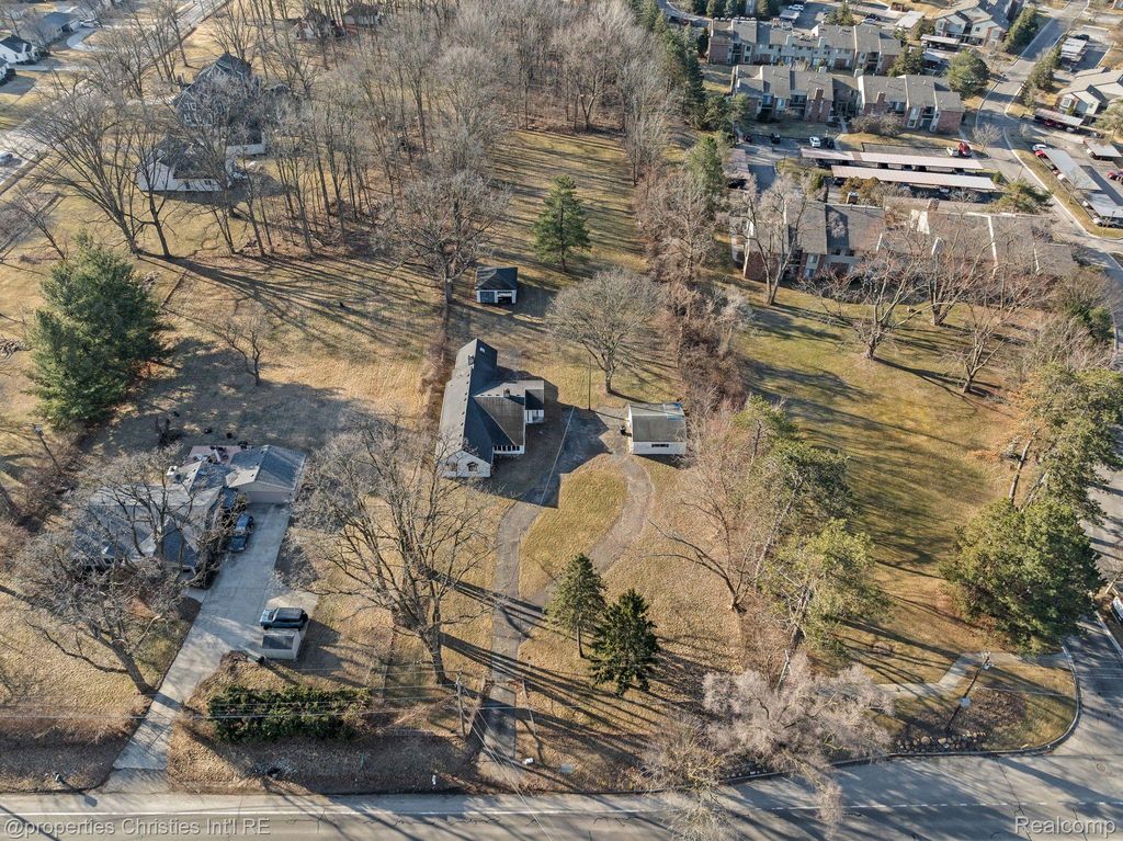 34505 W 9 MILE Road, Farmington, MI 48335