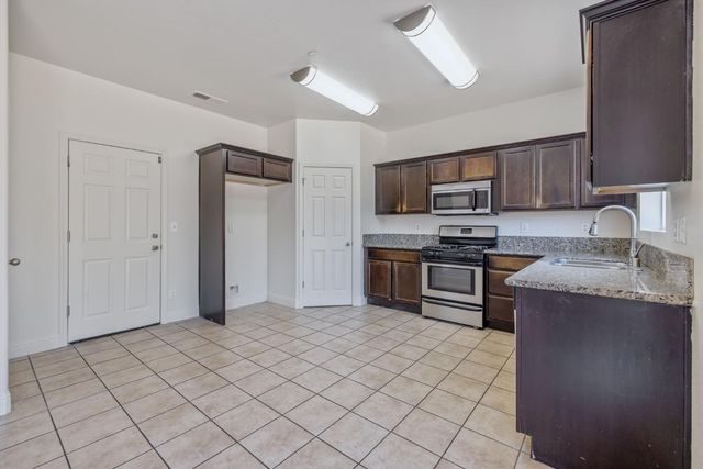 2964 Hannah Avenue, Sanger, CA 93657