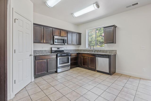 2964 Hannah Avenue, Sanger, CA 93657