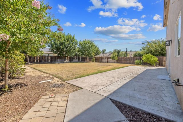 2964 Hannah Avenue, Sanger, CA 93657