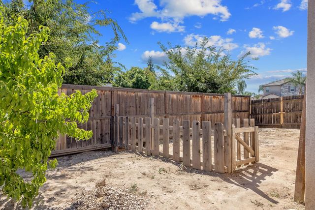 2964 Hannah Avenue, Sanger, CA 93657