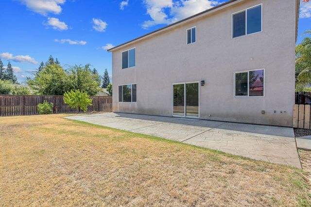 2964 Hannah Avenue, Sanger, CA 93657